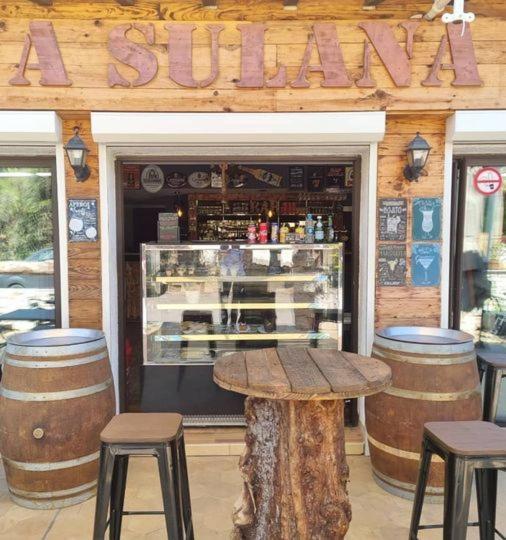 L'Auberge Galeria Екстер'єр фото